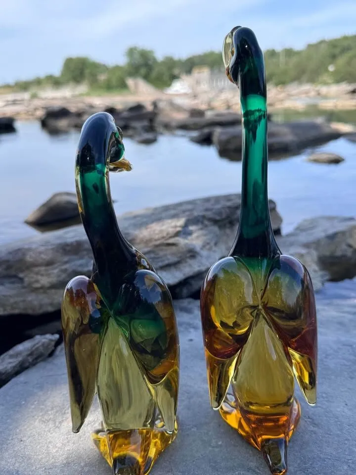 Mid-Century Green & Amber Art Glass Ducks / Geese Set 9” and 11” - photo 3