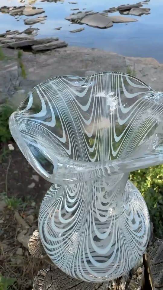 Vintage Murano Style Glass Handkerchief Vase White Mezza Filigrana Swirl 7 1/2” - photo 1
