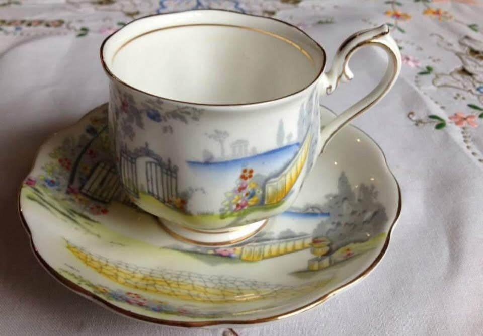 Unique English Antique and Vintage Teacups and saucers - photo 2