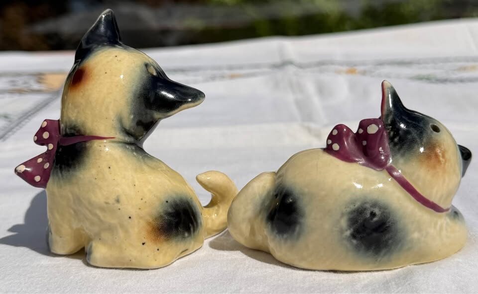 Vintage Mid-Century Ceramic Cat Salt & Pepper Shakers - Made in Japan - photo 3