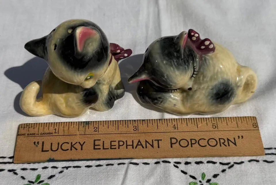 Vintage Mid-Century Ceramic Cat Salt & Pepper Shakers - Made in Japan - photo 9