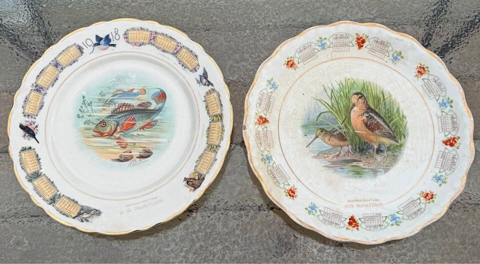Antique 1914 & 1918 Calendar Plates Pair – Signed Wildlife Art (McNicol Pottery) - photo 1