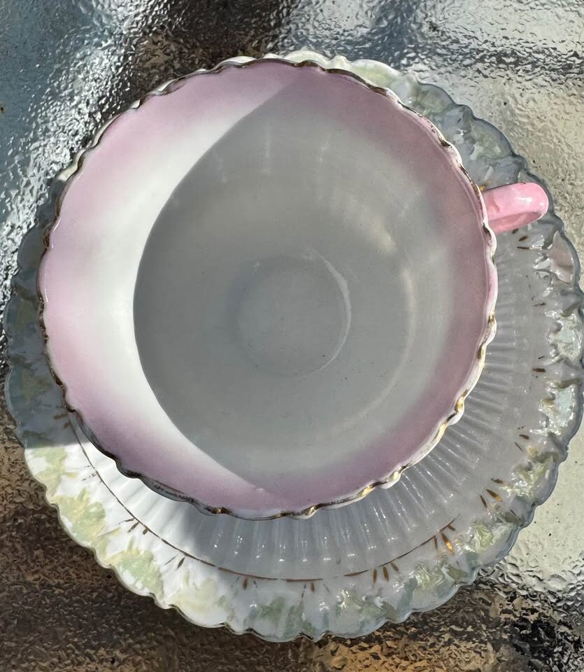 Rare Victorian Porcelain Teacup & Scalloped Saucer, Hand-Painted Floral, Gold Trim - Excellent Condi - photo 3