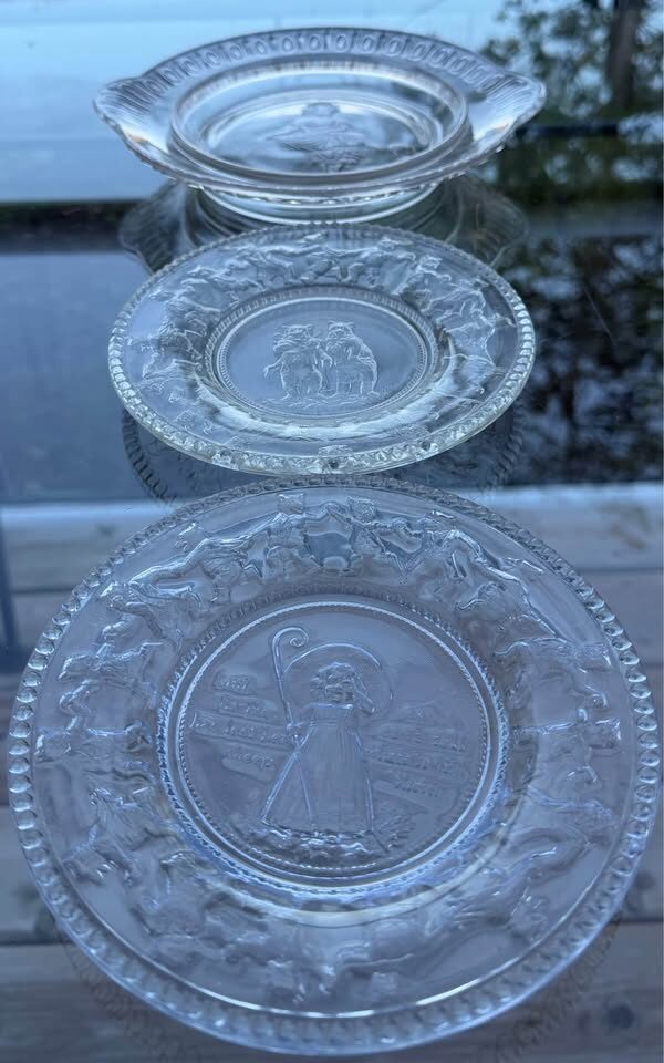 Clear Pressed Glass Nursery Rhyme Plates - Set of 3 Vintage Mother Goose Cottage Decor - photo 8