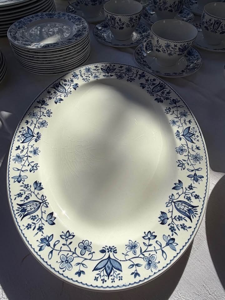 91 pc Vintage Johnson Bros England "Windsor Ware" Blue Floral Dinner Set - photo 4