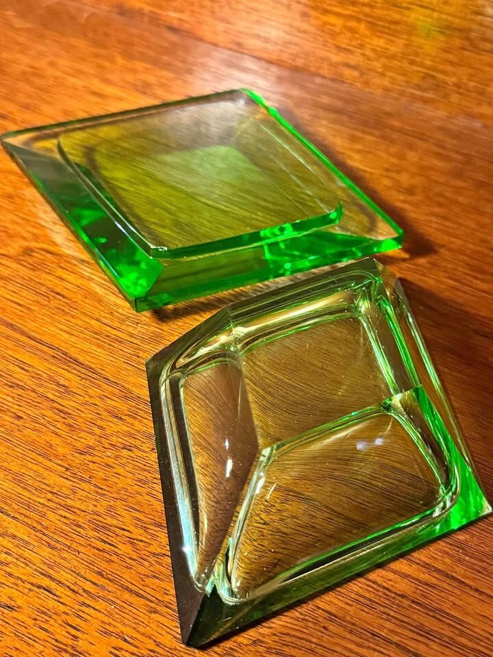 Vintage Art Deco Green Cut Crystal Glass Vanity Jar with Lid