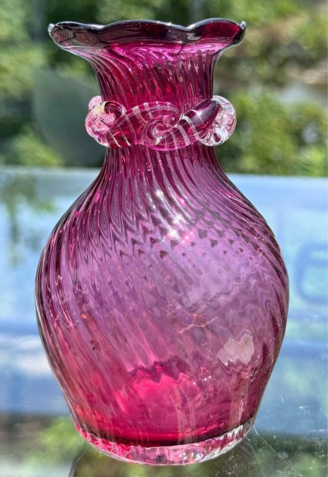 Vintage Rossi Glass Cranberry Swirl Vase - photo 1