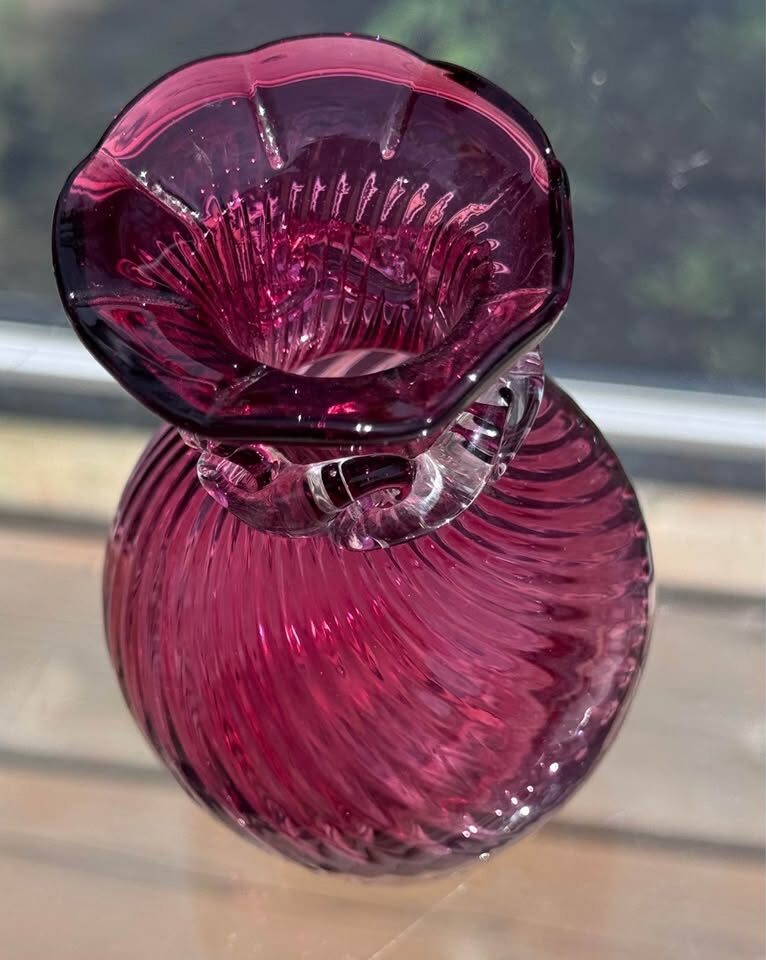 Vintage Rossi Glass Cranberry Swirl Vase - photo 4