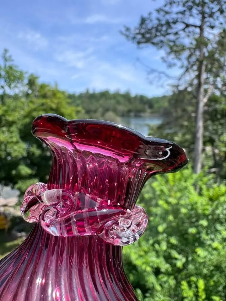 Vintage Rossi Glass Cranberry Swirl Vase - photo 5