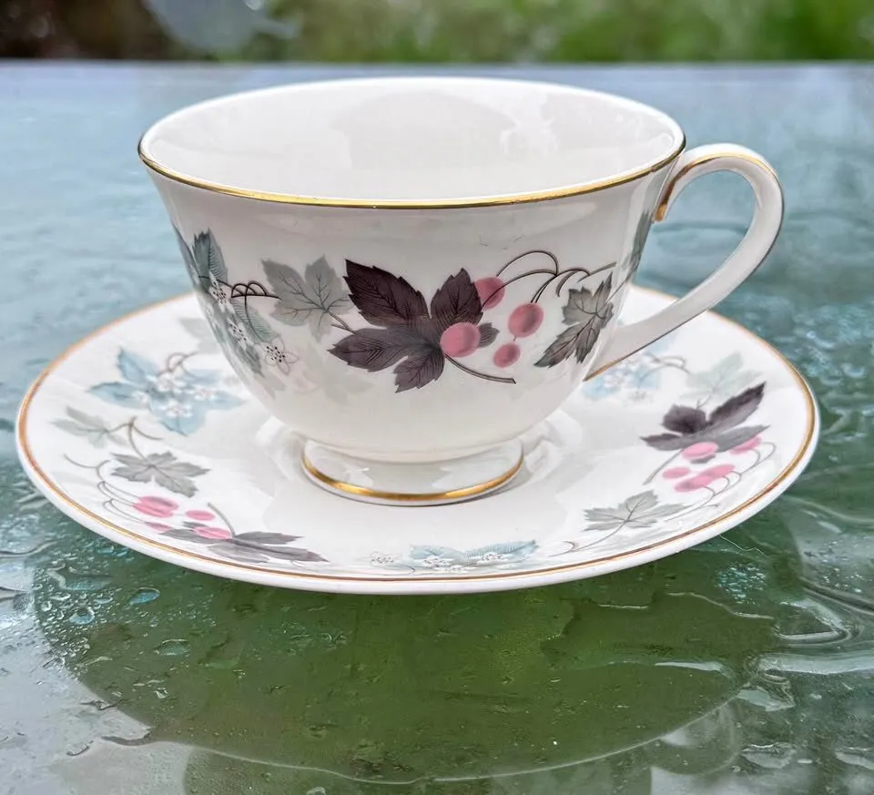 Vintage Royal Doulton "Camelot" (TC1016) Teacup & Saucer Set - photo 1