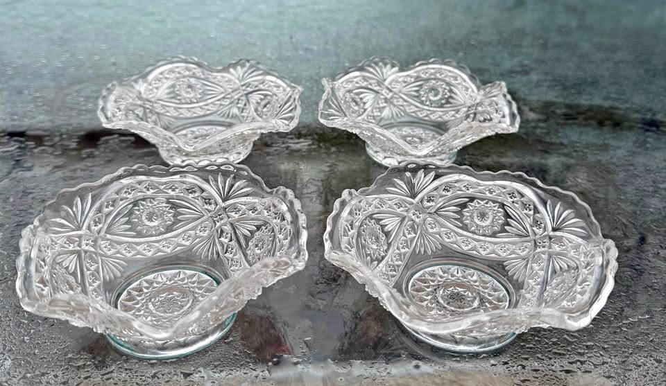 Set of 4 Antique 1905 Imperial Glass "Roanoke Star / Hobstar" Berry Bowls - photo 1