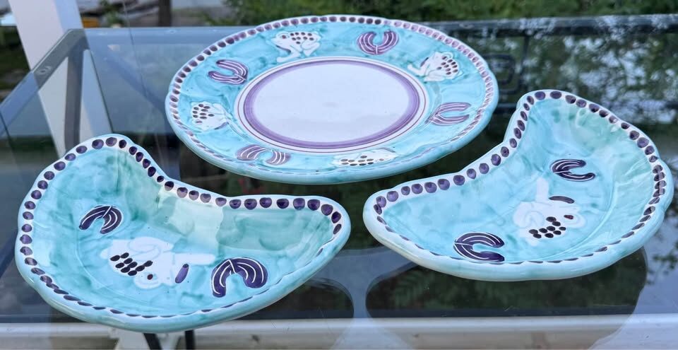 Vintage Vietri Campagna "Rana" Frog Charger Platter & Crescent Mezzaluna Salad Plates - Set of 3 - photo 4