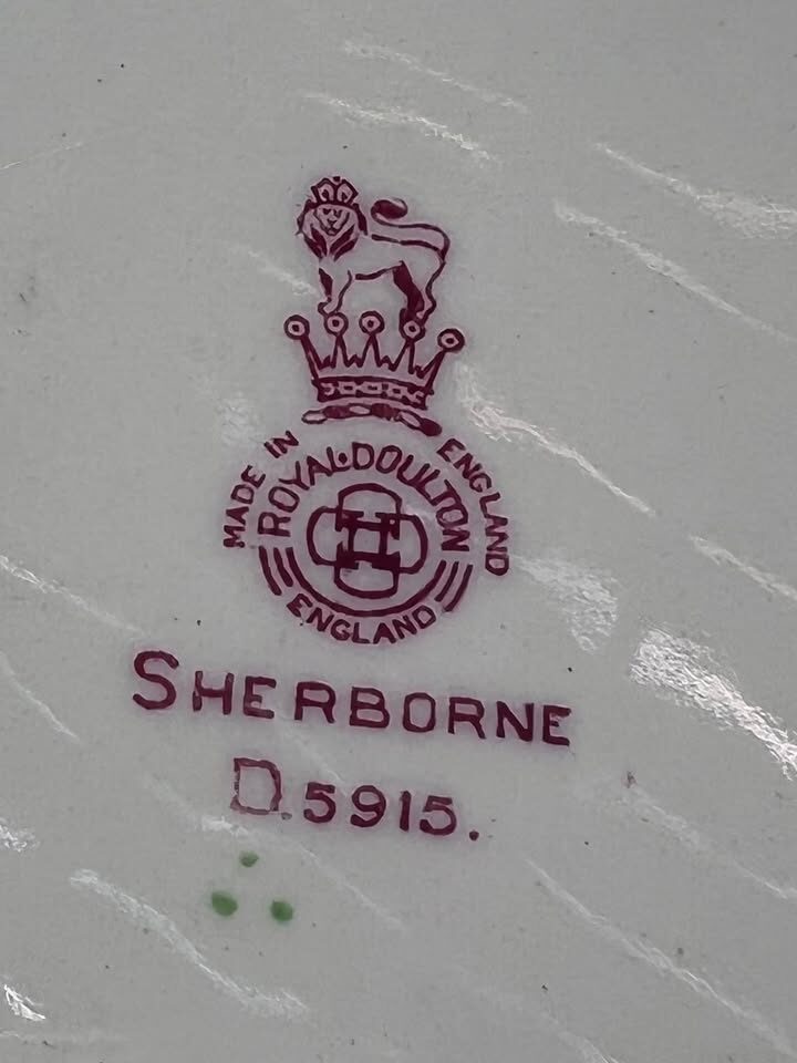 7-Pc Royal Doulton "Sherborne" Fine China Set (D5915) - Pristine - photo 5