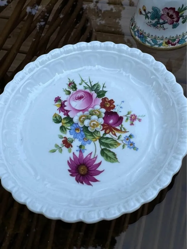 Vintage Trinket Dishes & Bell - photo 2