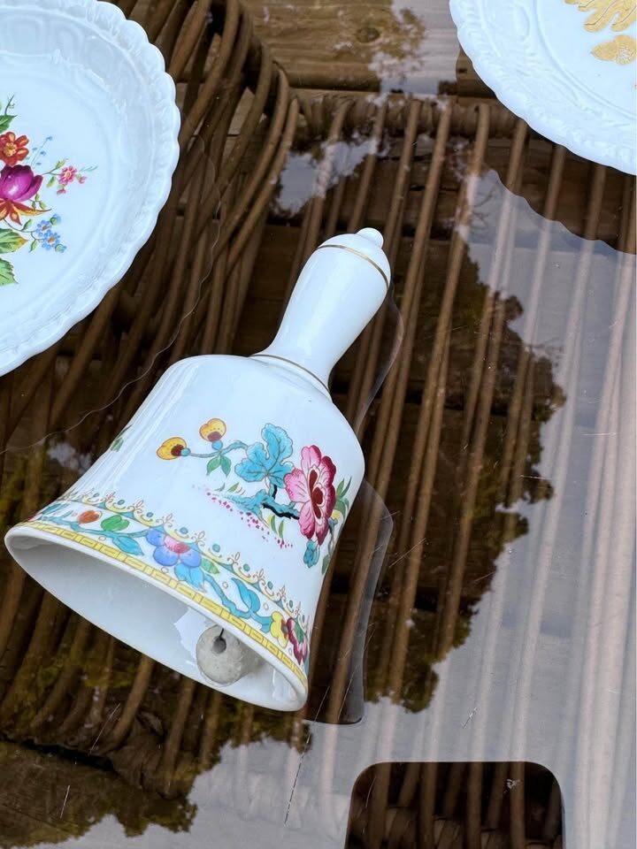 Vintage Trinket Dishes & Bell - photo 4