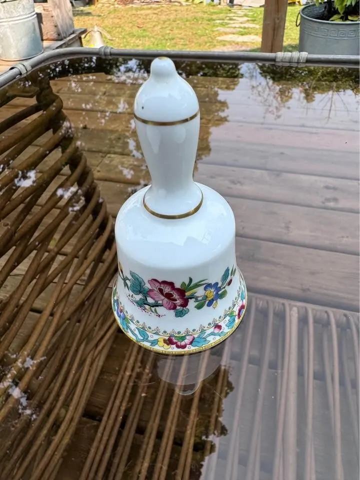 Vintage Trinket Dishes & Bell - photo 7