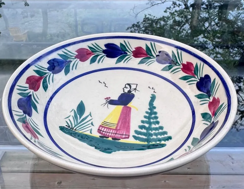 Vintage Henriot Quimper France 7” Hand-Painted Faience Bowl - Breton Woman - photo 3