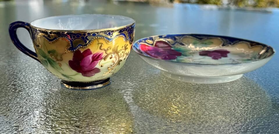Antique Victorian Hand-Painted Cobalt & Gold Cup and Saucer - Roses, Excellent Condition" - photo 3