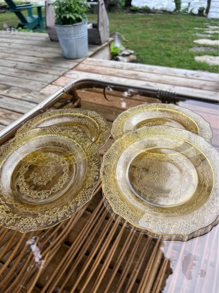 Set of 4 Amber Glass Plates - Federal Glass Bouquet and Lattice Pattern - photo 4