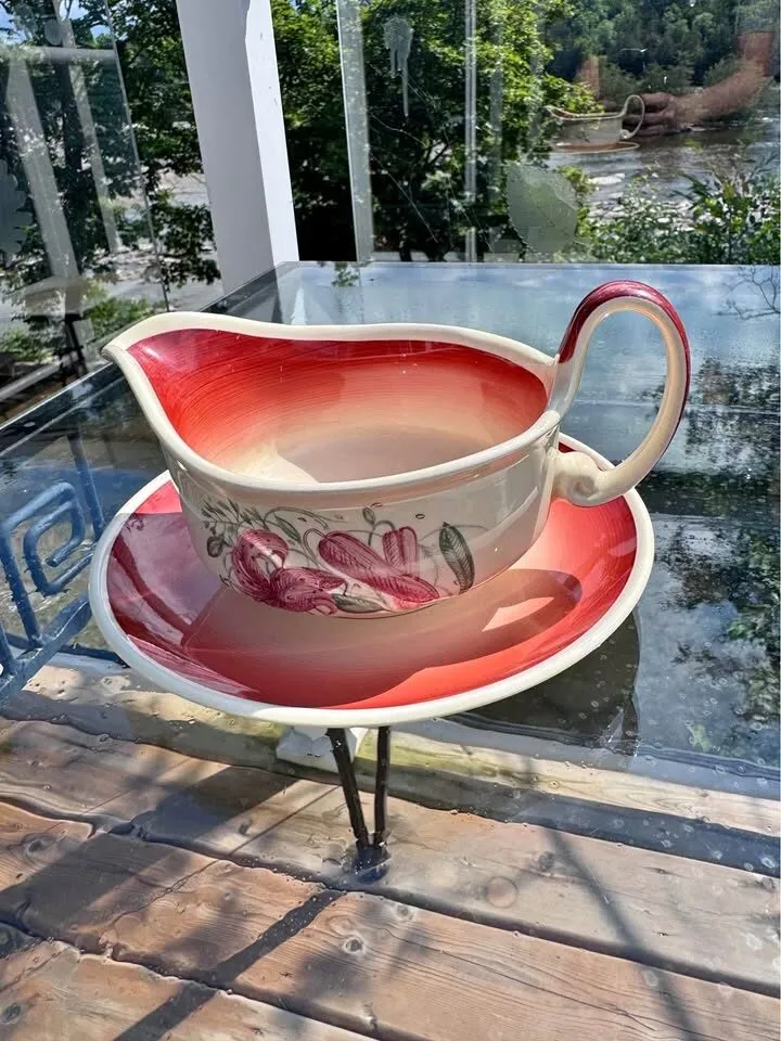 Vintage Susie Cooper Art Deco "Tiger Lily" Gravy Boat & plate - photo 1