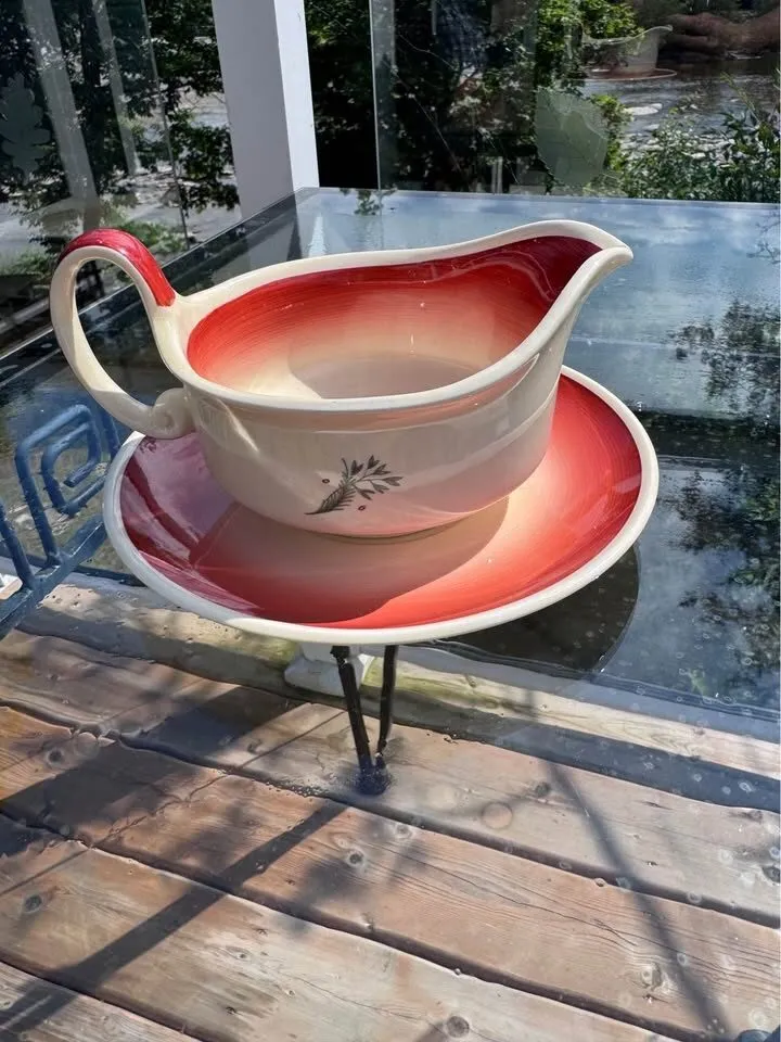Vintage Susie Cooper Art Deco "Tiger Lily" Gravy Boat & plate - photo 3