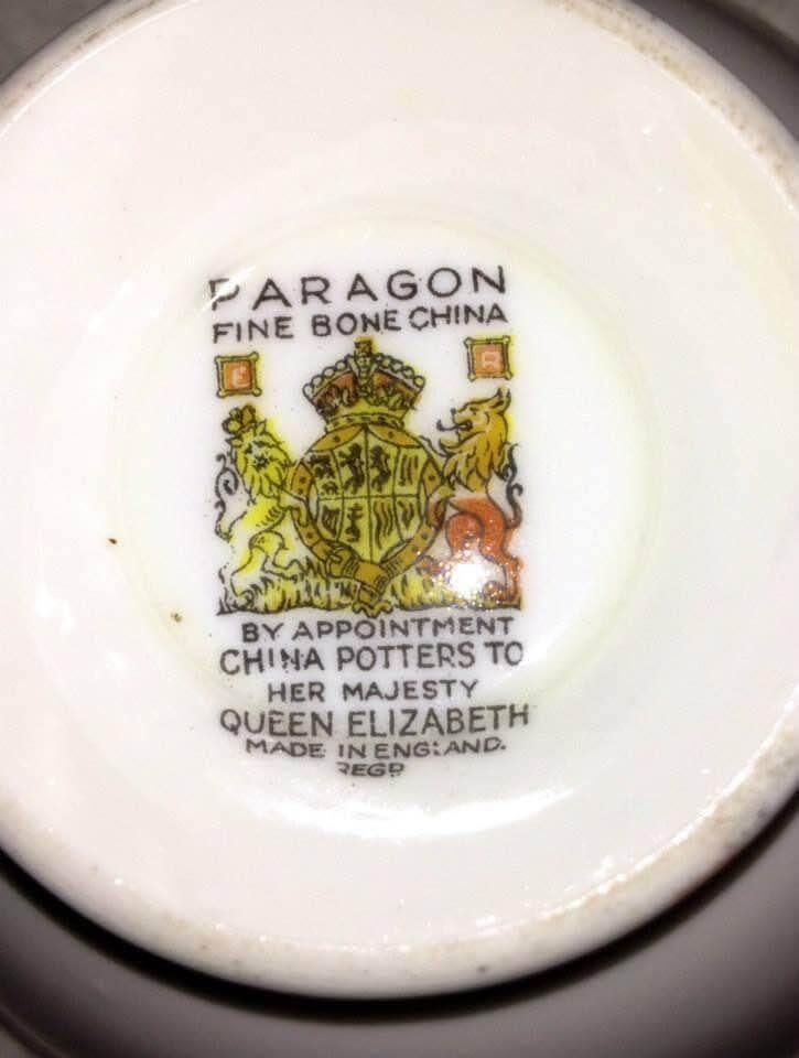 1930s Paragon Queen Anne Dinnerware for 4 - photo 3