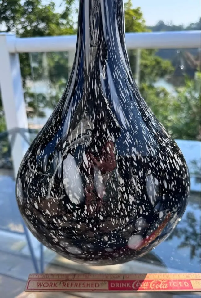 Vintage 1970s Pop Art 17.5" Hand-Blown Mottled Black Glass Teardrop Vase - photo 6