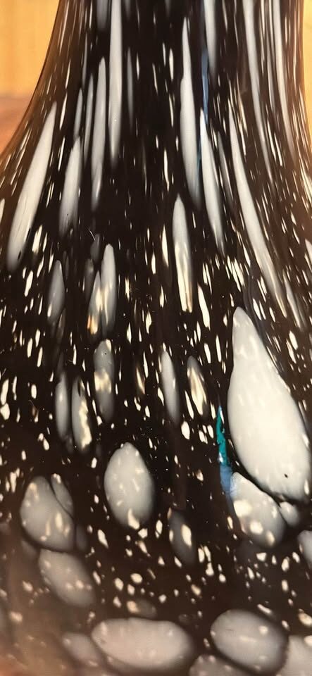 Vintage 1970s Pop Art 17.5" Hand-Blown Mottled Black Glass Teardrop Vase - photo 9