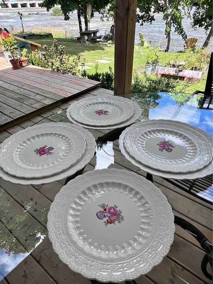 Spode Copeland “Claudia” Dinner Plates Partial Set - photo 1
