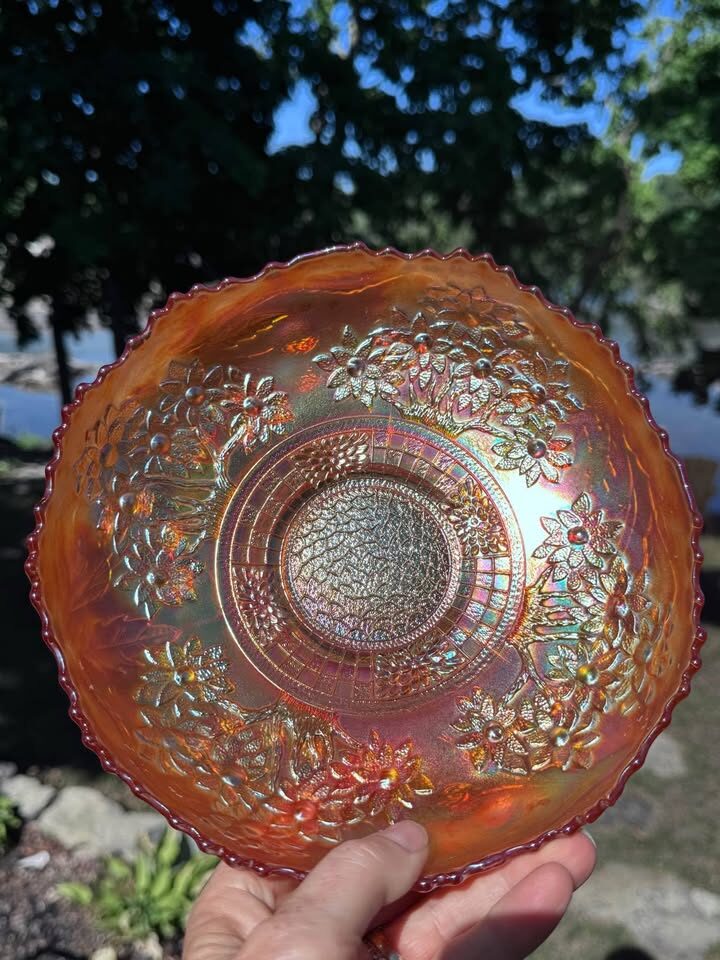 Vintage Carnival Glass Bowl - photo 10