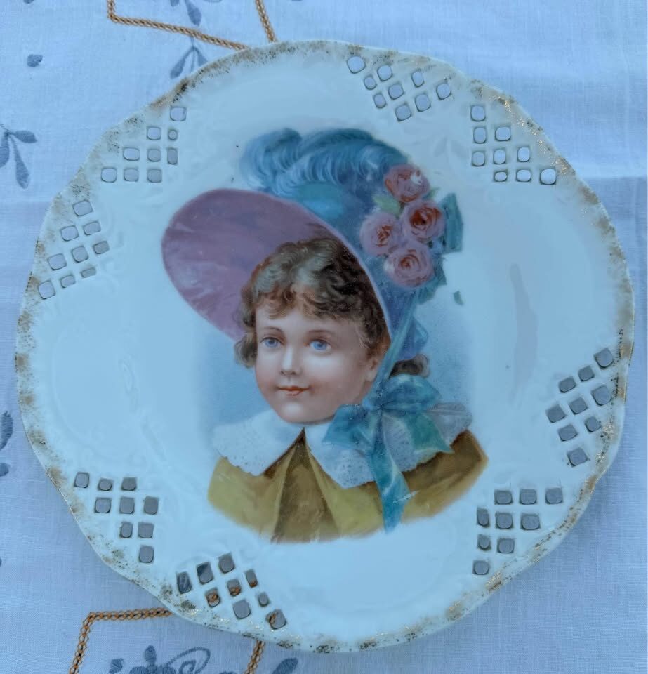 Antique Reticulated Porcelain Plates – Pirkenhammer & Portrait - photo 4