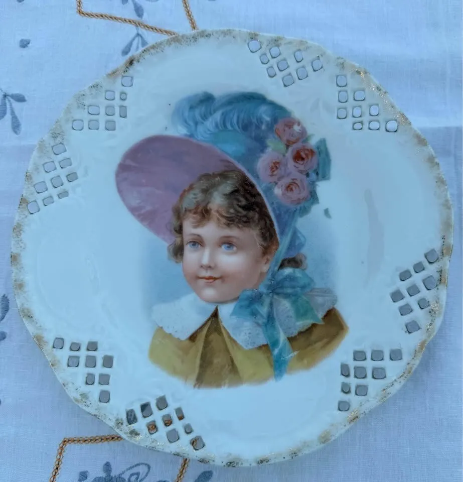 Antique Reticulated Porcelain Plates – Pirkenhammer & Portrait - photo 4