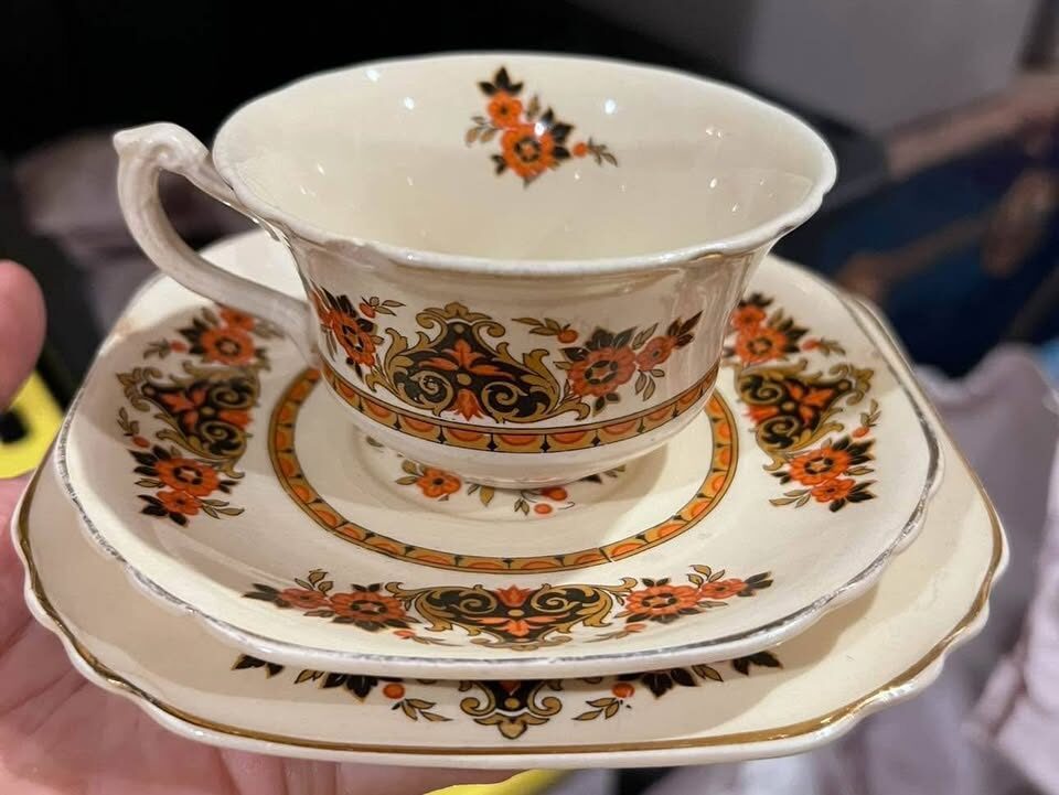 Collectible Paragon Aynsley Nippon Teacups and Saucers - photo 4