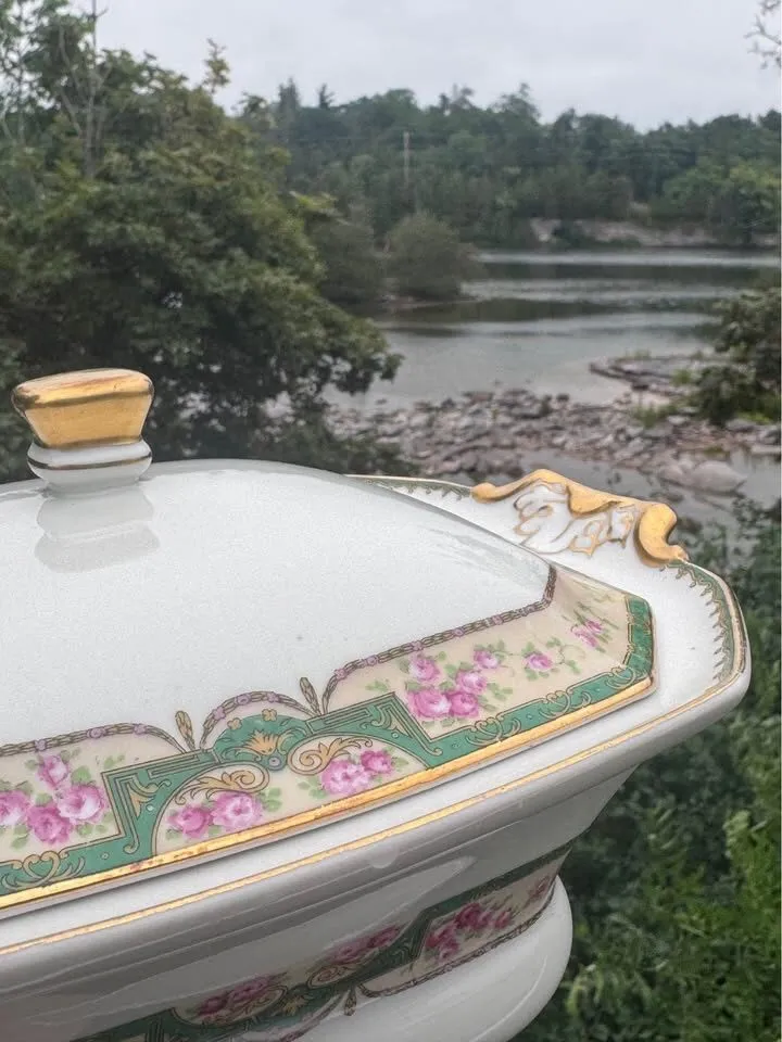 Pristine Antique T&V Limoges "La Cloche" Covered Tureen (c. 1892-1907) - photo 11