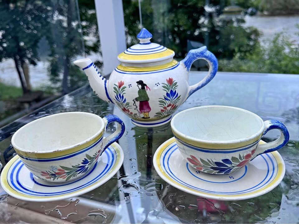 Antique 1920/1930s Henriot Quimper 5-Pc Tea Set - Handpainted French Faience - photo 1