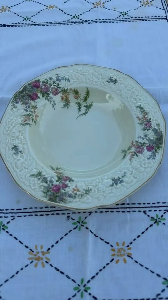 Vintage Crown Ducal "Rosalie" Rimmed Bowl – Florentine Shape - photo 1