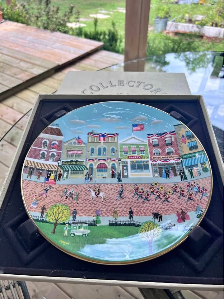 Vintage 1982 Royal Doulton "Fourth of July Parade" Collector Plate - Mint in Original Box - photo 1