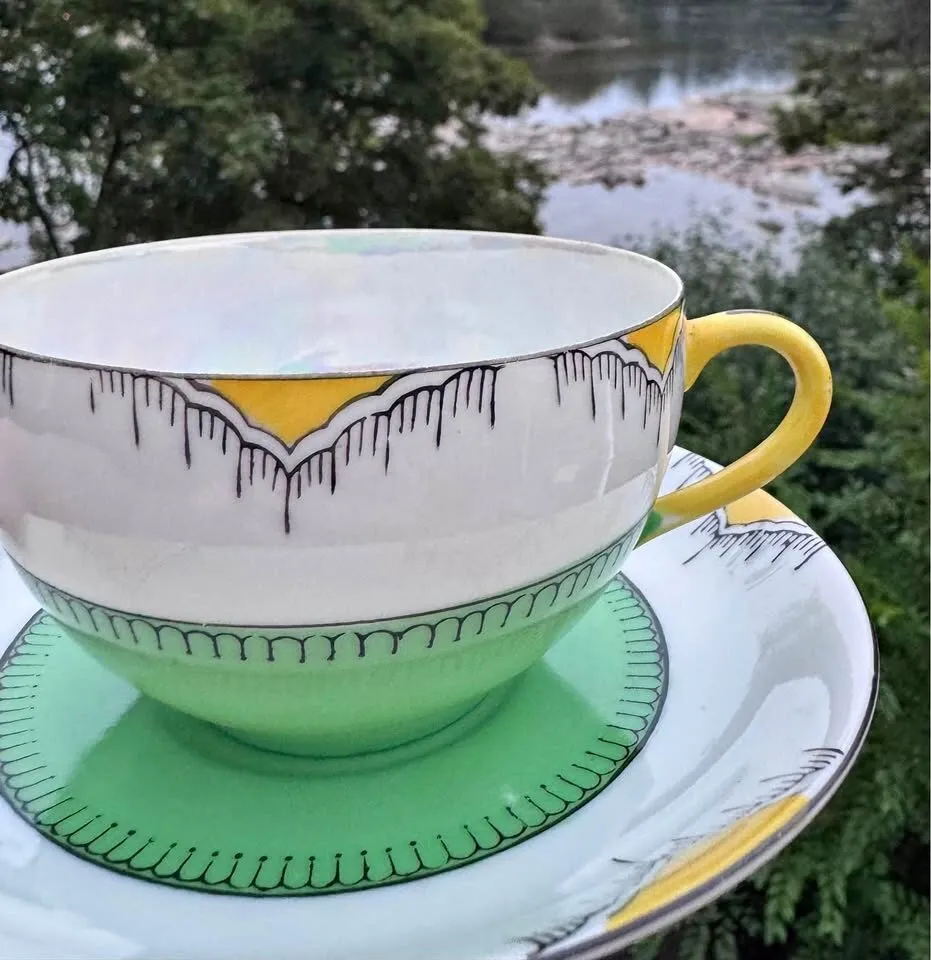 Vintage 1930s Chikaramachi Art Deco Lustreware Teacup & Saucer Set - photo 1