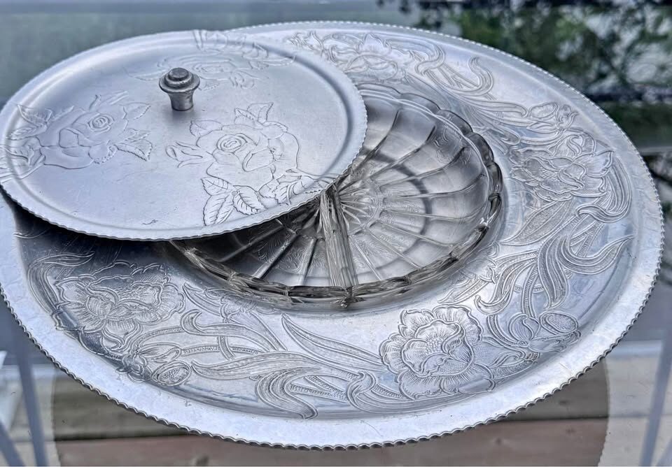 Vintage Wilson Specialties Aluminum Lazy Susan w/ Original Glass Insert and lid - photo 2