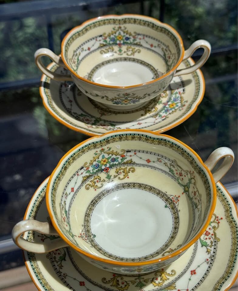 Mint Condition Rare Vintage Royal Doulton "The Lorraine" Double-Handled Soup Bowl & Saucer Set - photo 3