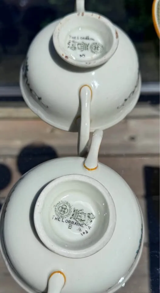 Mint Condition Rare Vintage Royal Doulton "The Lorraine" Double-Handled Soup Bowl & Saucer Set - photo 5